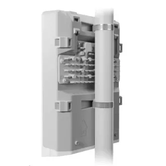 MikroTik CSS610-1Gi-7R-2S OUT fordított PoE switch, 8x Gigabit, 2x SFP , 1x PoE out, 7x PoE in, 56Gbps
