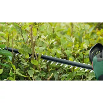BOSCH UniversalHedgeCut 18V-50, akkus olló, 18 V, pengehossz 50 cm, fogosztás 20 mm, akkumulátor 2,5 Ah