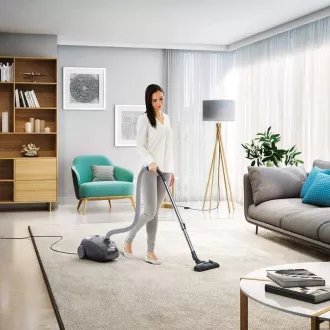 Electrolux Easy Go EEG44IGM zsákos porszívó, 750 W, mosható szűrő, teljesítményszabályozó, teleszkópos cső, szürke színben