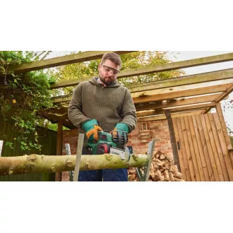 BOSCH UniversalChain 18, akkumulátoros láncfűrész, 18 V, 20 cm-es láncszem, vágási sebesség 4,5 m/s
