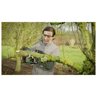 BOSCH UniversalChain 18, akkumulátoros láncfűrész, 18 V, 20 cm-es láncszem, vágási sebesség 4,5 m/s