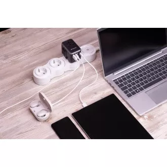 VERBATIM univerzális utazási adapter UTA-04 utazási adapter