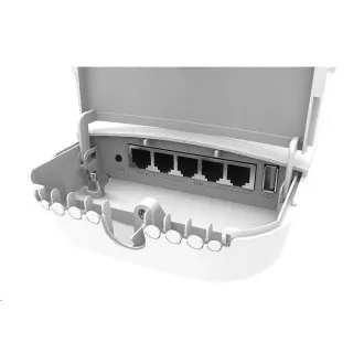 MikroTik RouterBOARD OmniTik 5 ac PoE, 720MHz CPU, 128MB RAM, PoE out, 5x GLAN, 5GHz Wi-Fi, 2x7.5dBi, 802.11a/n/ac, incl. L4
