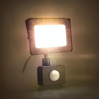 RSL 246 LED-es reflektor 10W 4000K PIR RETLUX 10W 4000K