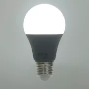 RSH 102 A 60 E27 izzó. 9W RGB CCT RETLUX