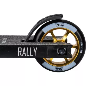 Freestyle robogó NKD Rally V4 Fekete Arany Freestyle robogó NKD Rally V4 Fekete Arany