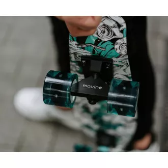 Pennyboard MOVINO Chameleon (DoublePrint) LED kerekekkel, 56cm Pennyboard MOVINO Chameleon (DoublePrint) LED kerekekkel, 56cm