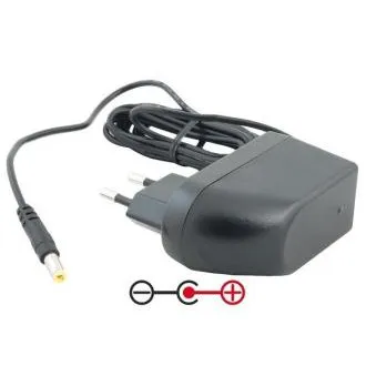 Avacom univerzális tápegység, 9 V, 2 A, 18 W, 5,5 mm × 2,1 mm-es csatlakozó, a plusz pólus középen Avacom univerzális tápegység, 9 V, 2 A, 18 W, 5,5 mm × 2,1 mm-es csatlakozó, a plusz pólus középen