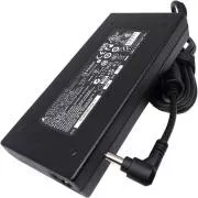 MSI 135W 19,5V hálózati adapter (hálózati kábellel együtt)
