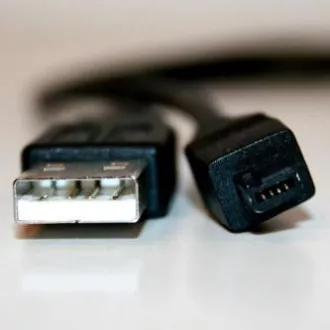 Logo USB kábel (1.1), USB A csatlakozó - 4-pin csatlakozó, 0,7m, behúzható, fekete, HIROSE