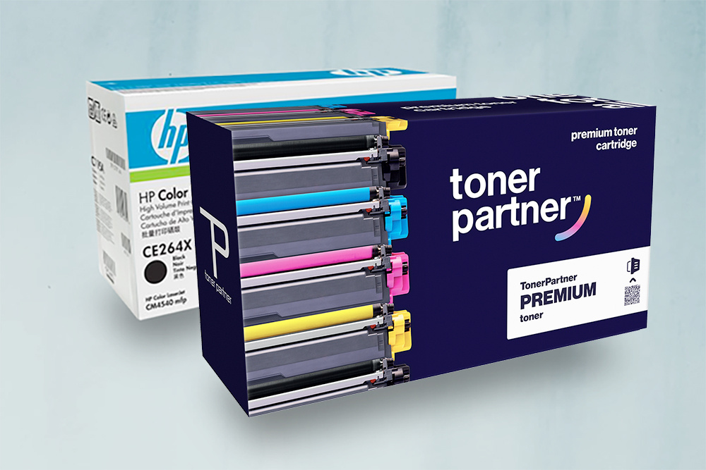 Eredeti HP toner mellett egy kompatibilis TonerPartner toner